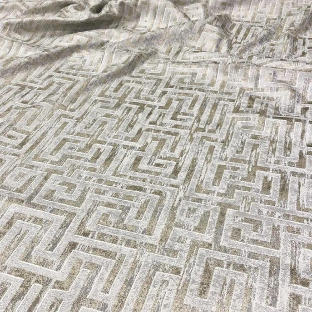 Gio Jacquard Table Runner in Ivory