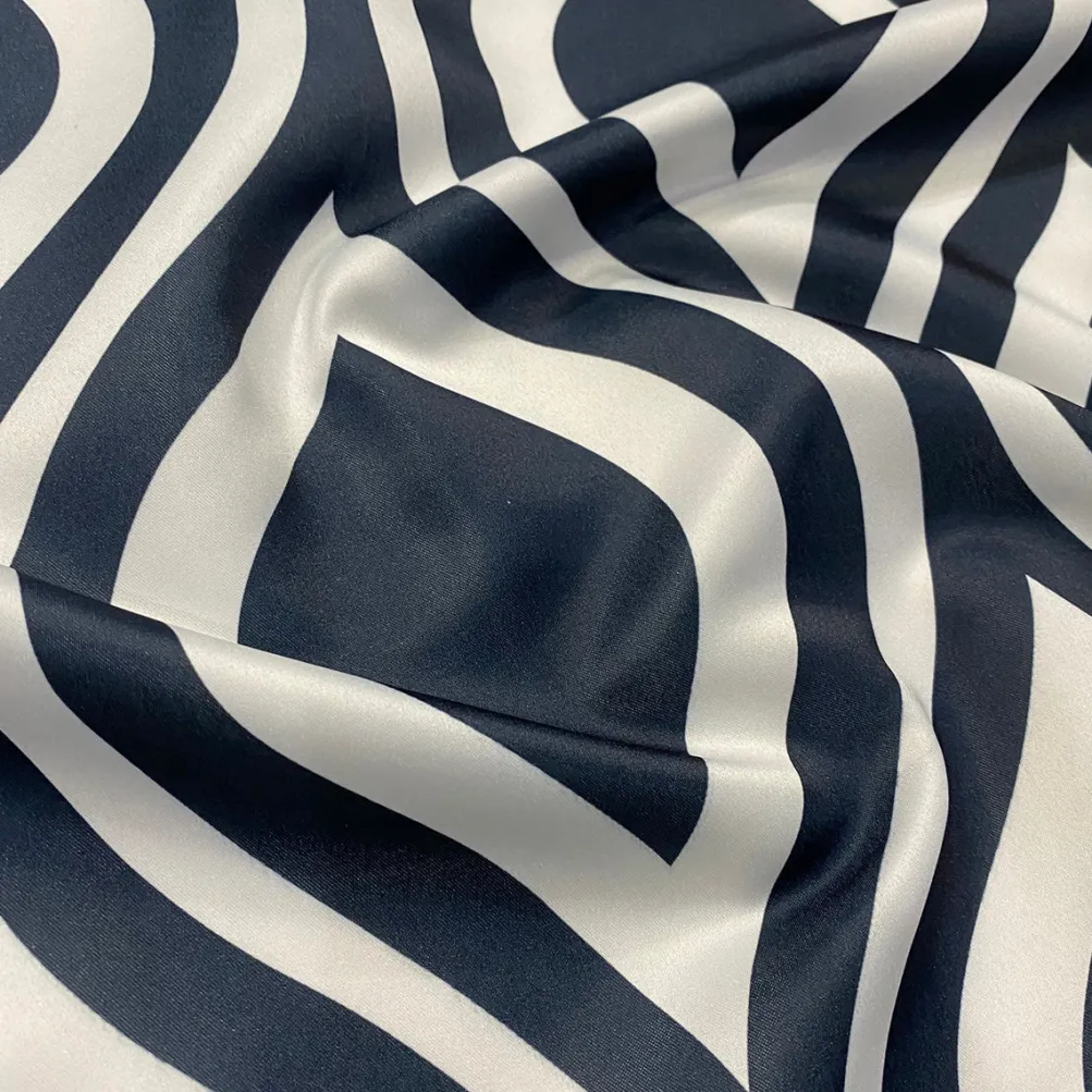 Groovy Print (Lamour) Table Linen in Navy