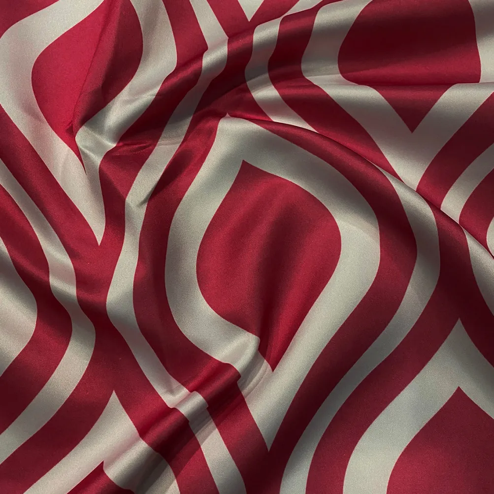 Groovy Print (Lamour) Table Runner in Fuchsia