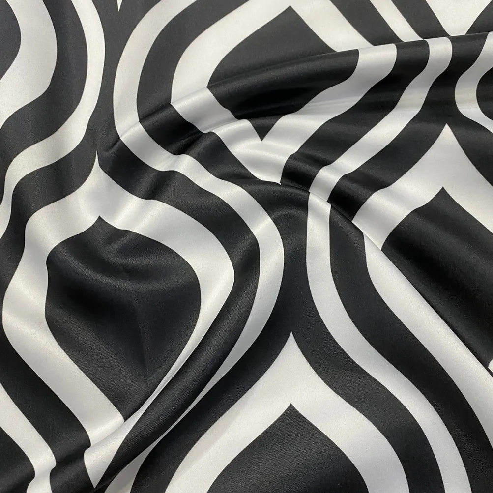 Groovy Print (Lamour) Table Runner in Black