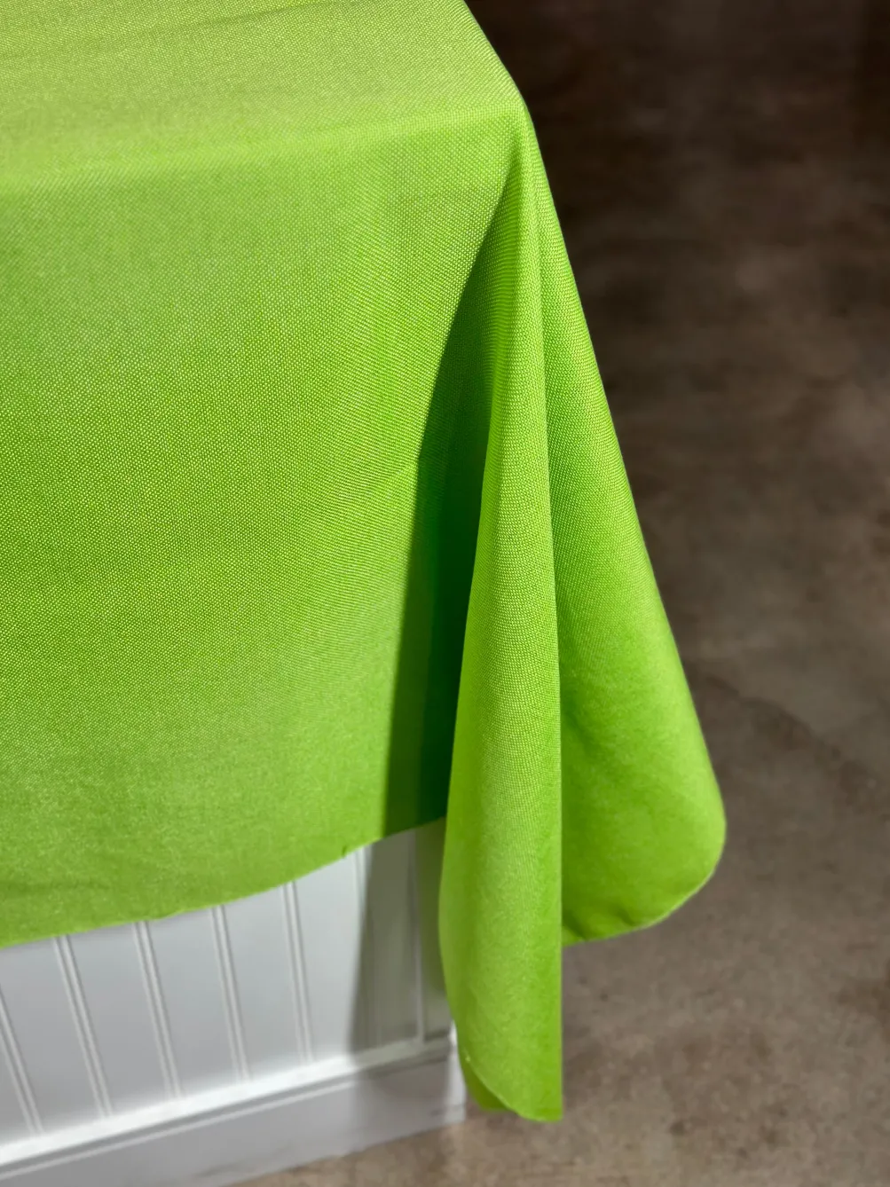 Imitation Burlap Table Linen in Lime