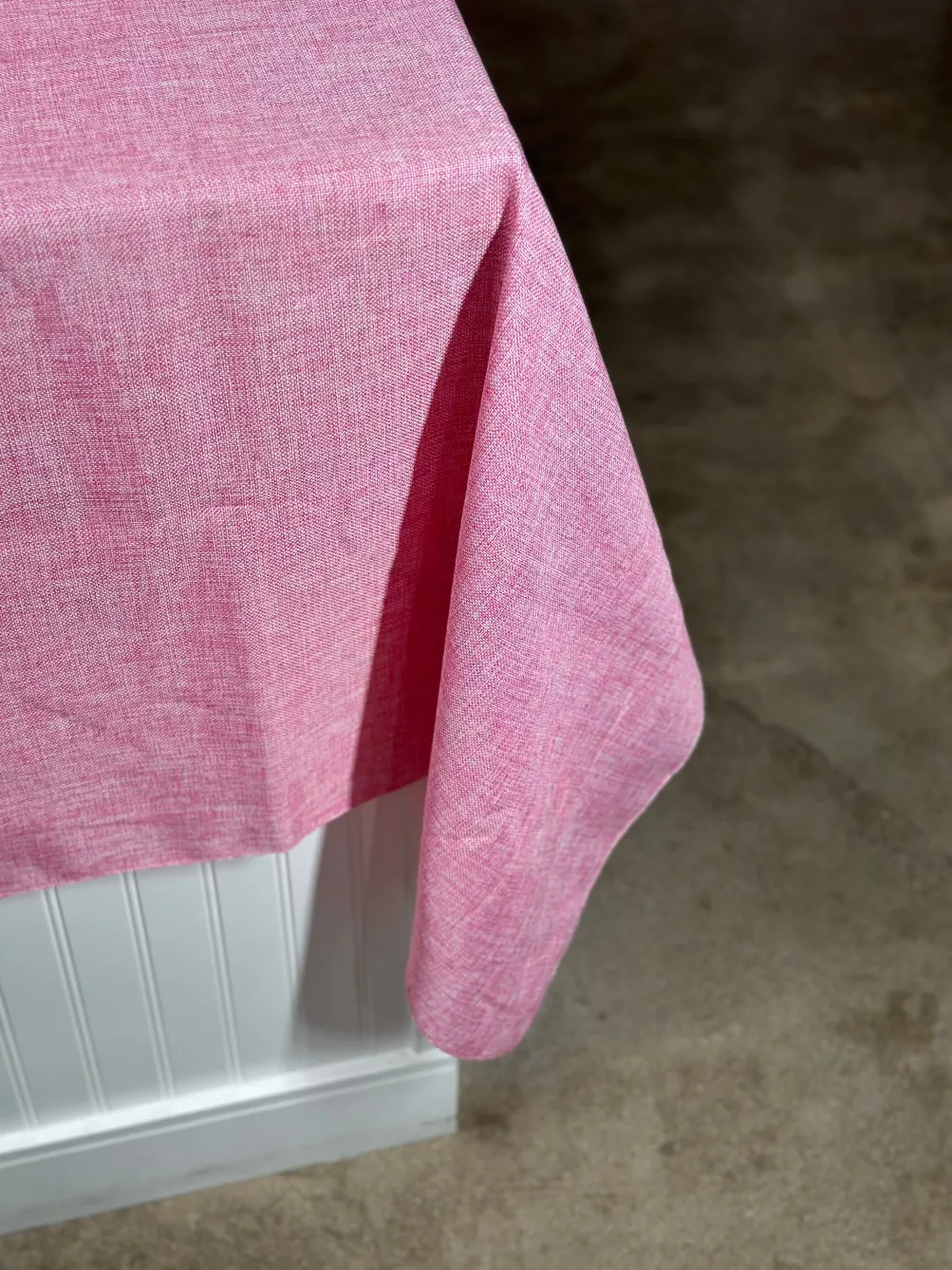 Imitation Burlap Table Linen in Pink