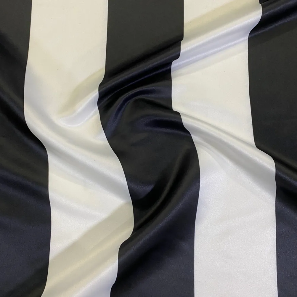 Lamour Prints Table Runner in 4" Stripe