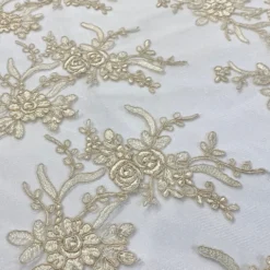 Laylani Lace Table Runner in Ivory