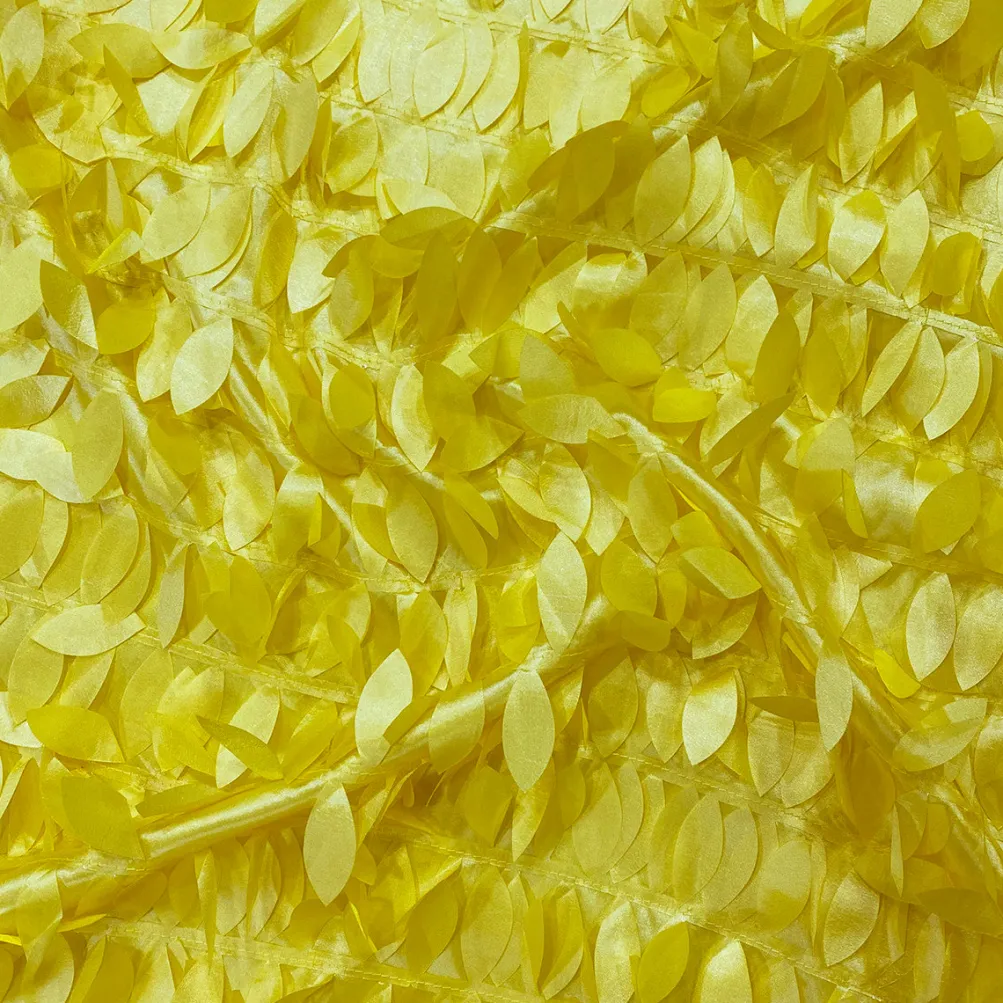 Leaf Hanging Taffeta Table Runner in Yellow