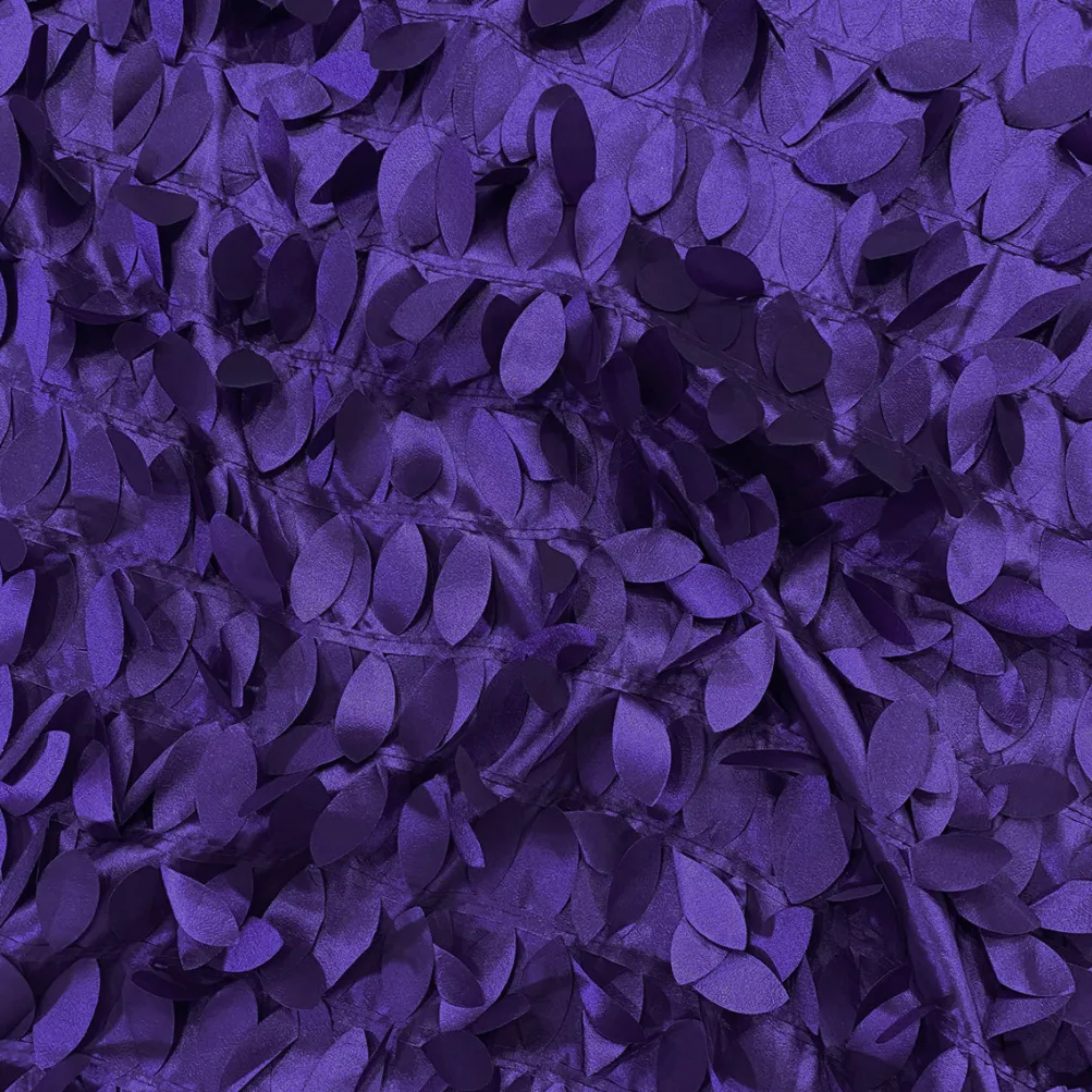 Leaf Hanging Taffeta Table Runner in Raisin