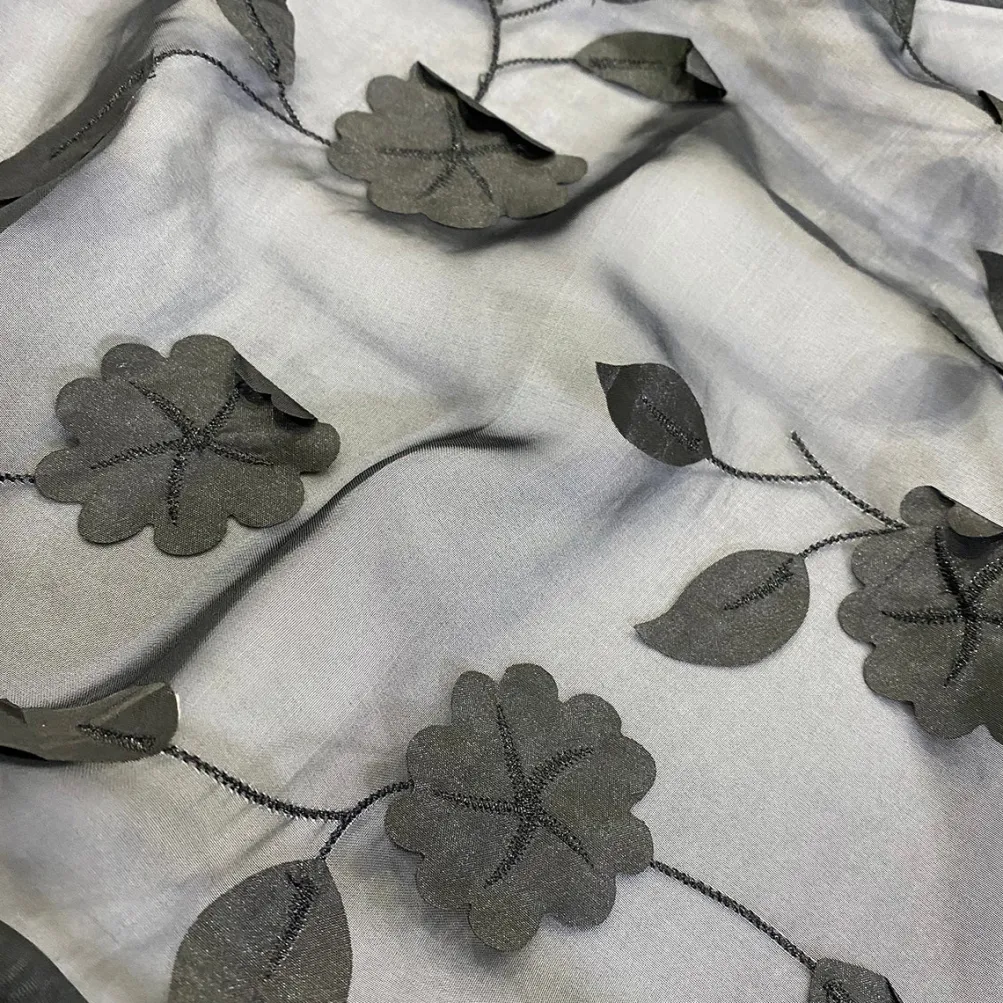 Lily Petal Table Linen in Black