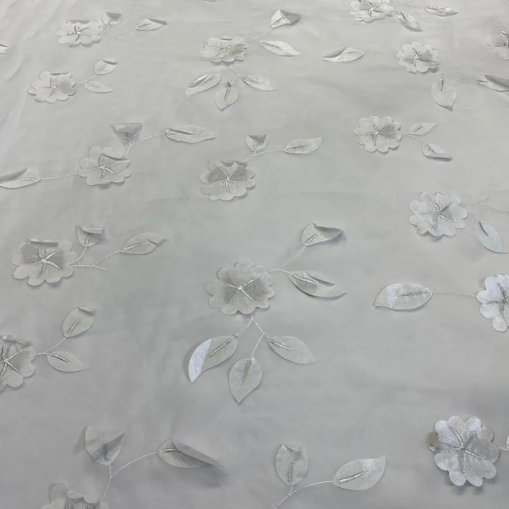Lily Petal Table Linen in White