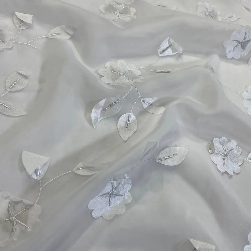 Lily Petal Table Linen in White