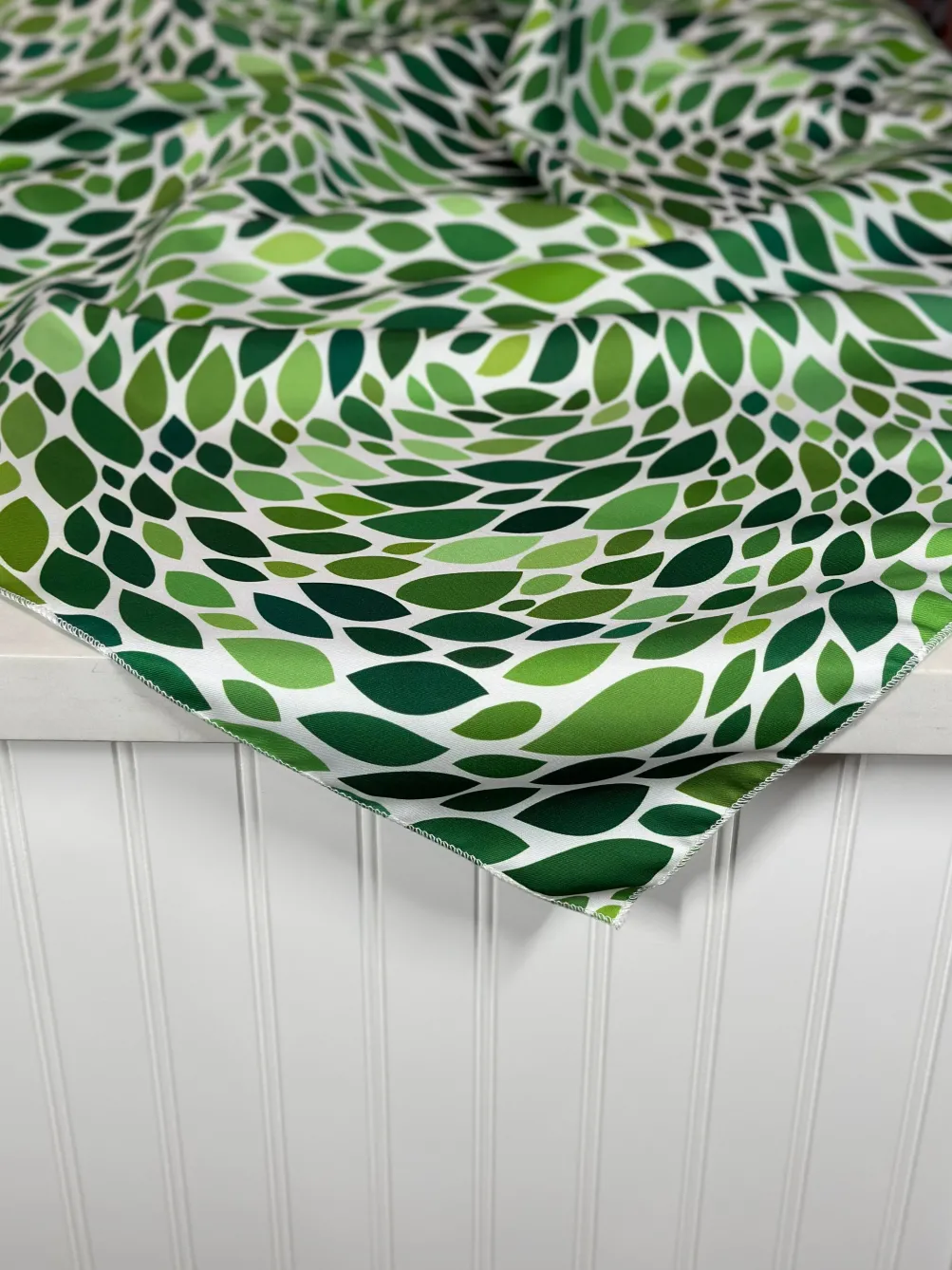 Locus Leaf (Poly Print) Table Linen in Green