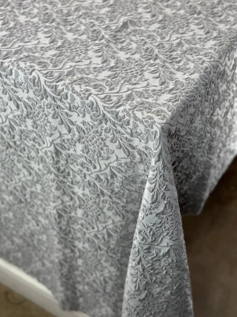 Lucia Jacquard Table Linen in Silver