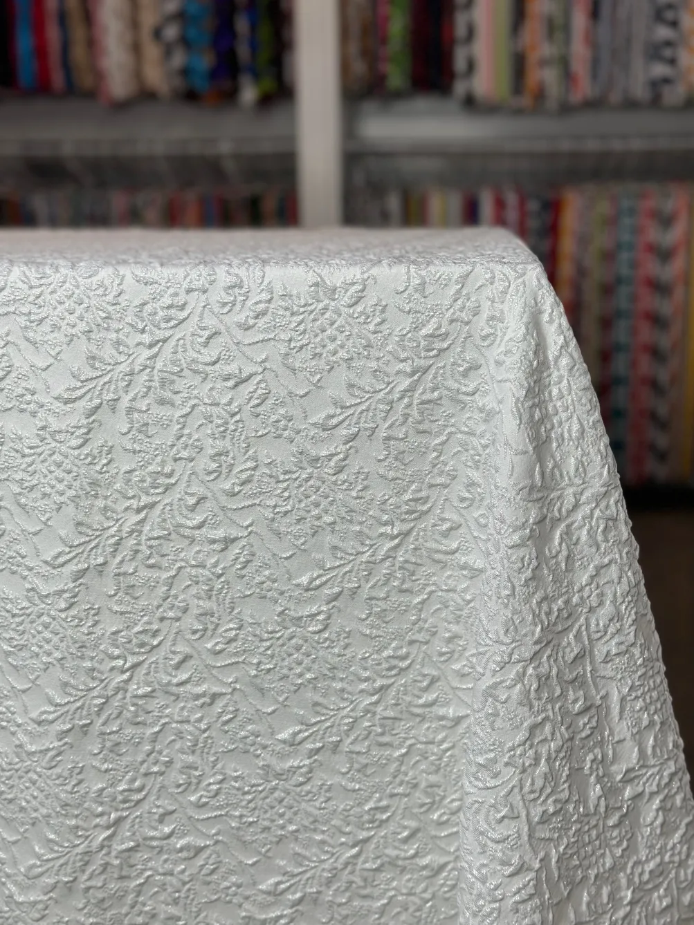Lucia Jacquard Table Linen in White