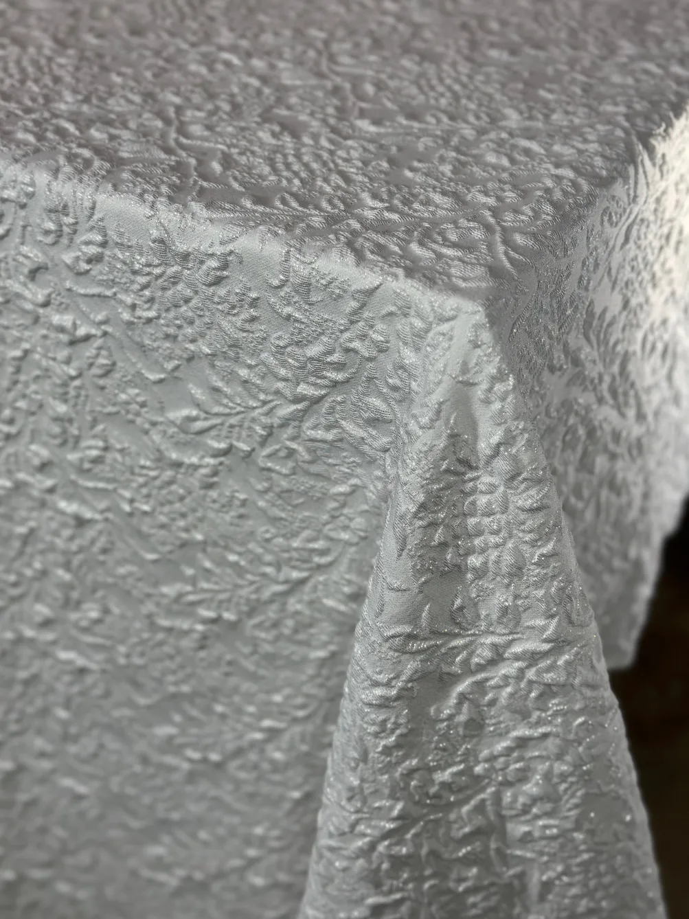 Lucia Jacquard Table Linen in White