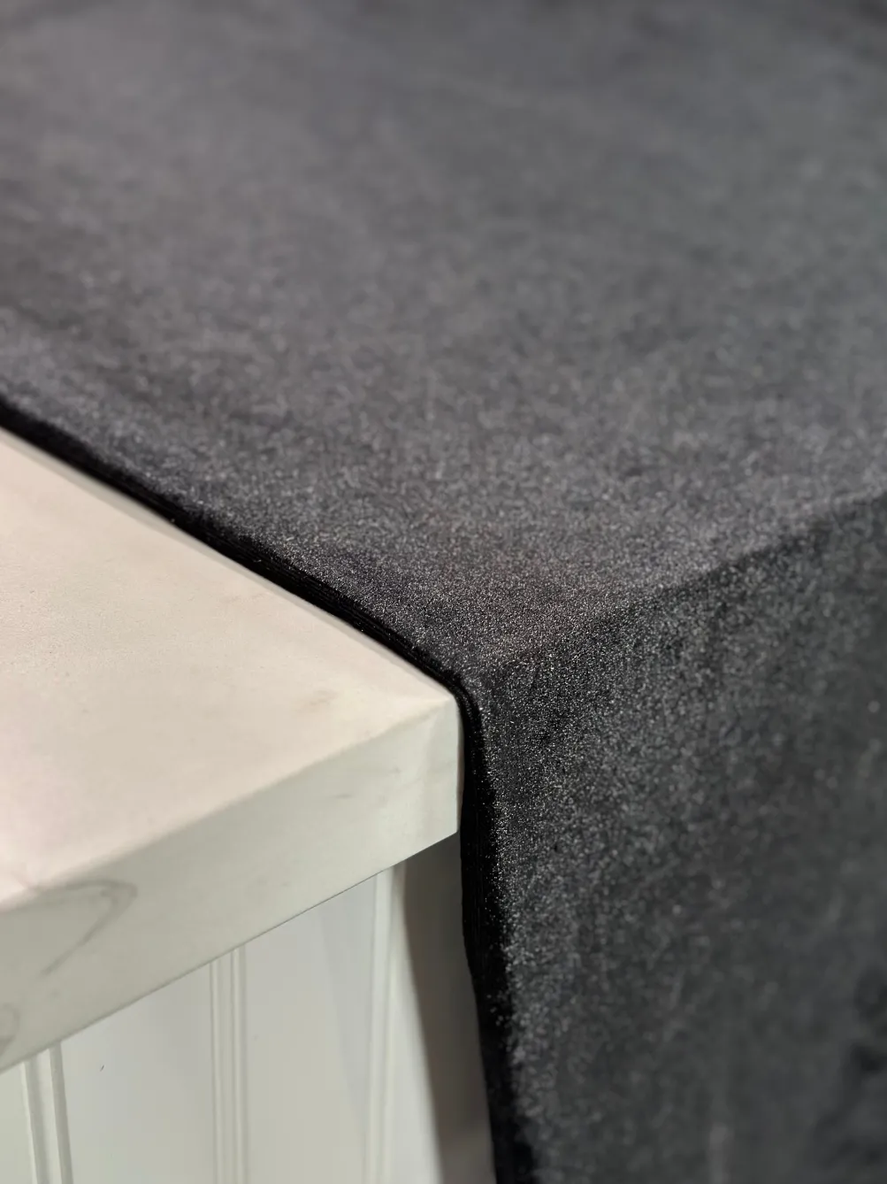 Lush Velvet Table Linen in Black