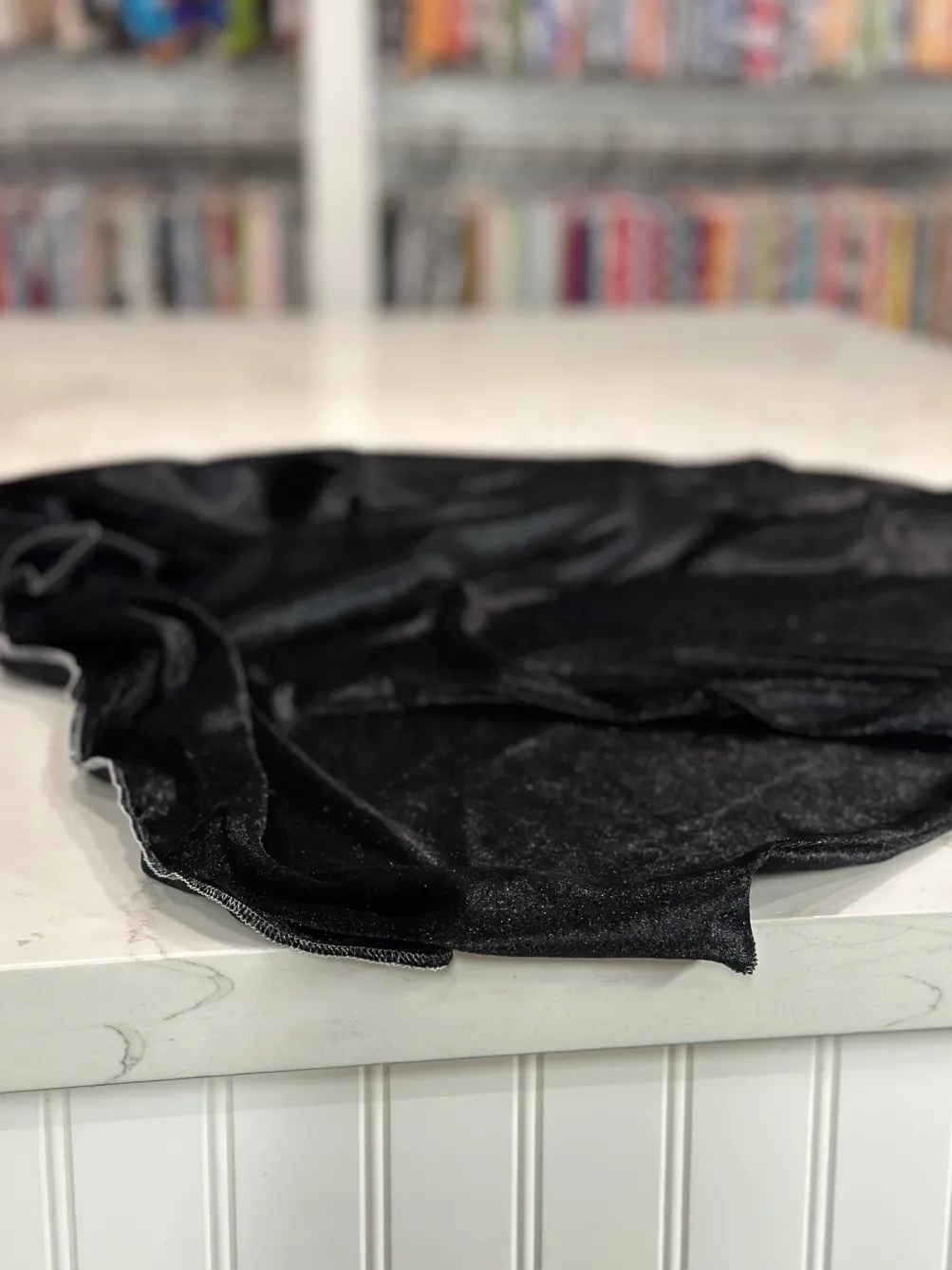 Lush Velvet Table Linen in Black