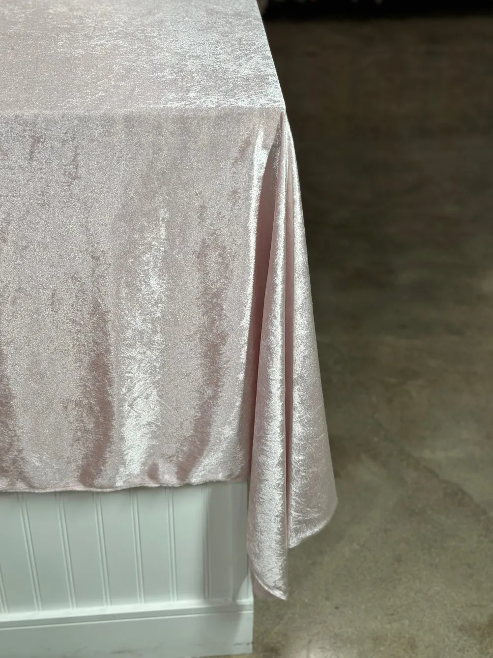 Lush Velvet Table Linen in Blush