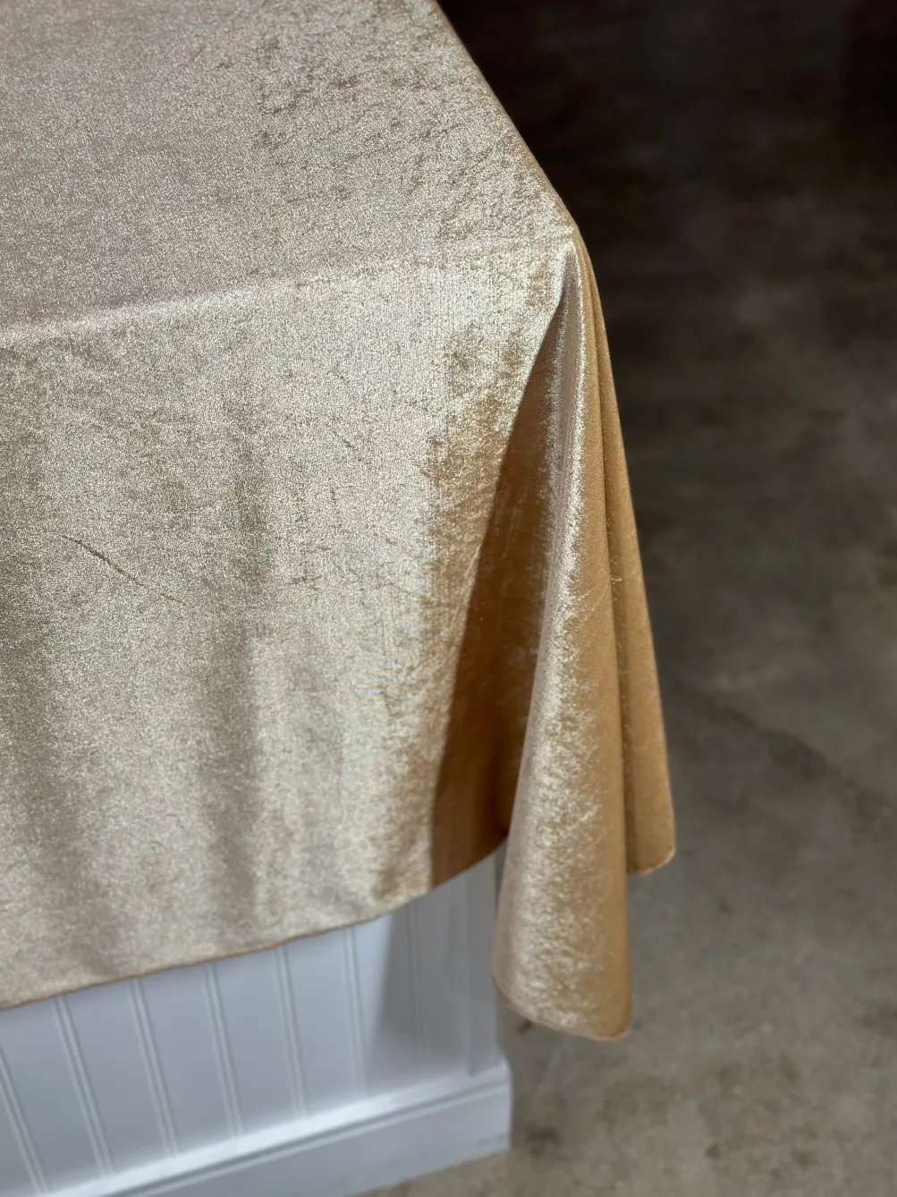 Lush Velvet Table Linen in Champagne