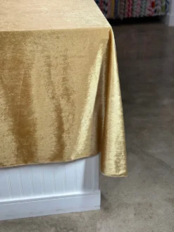 Lush Velvet Table Linen in Gold