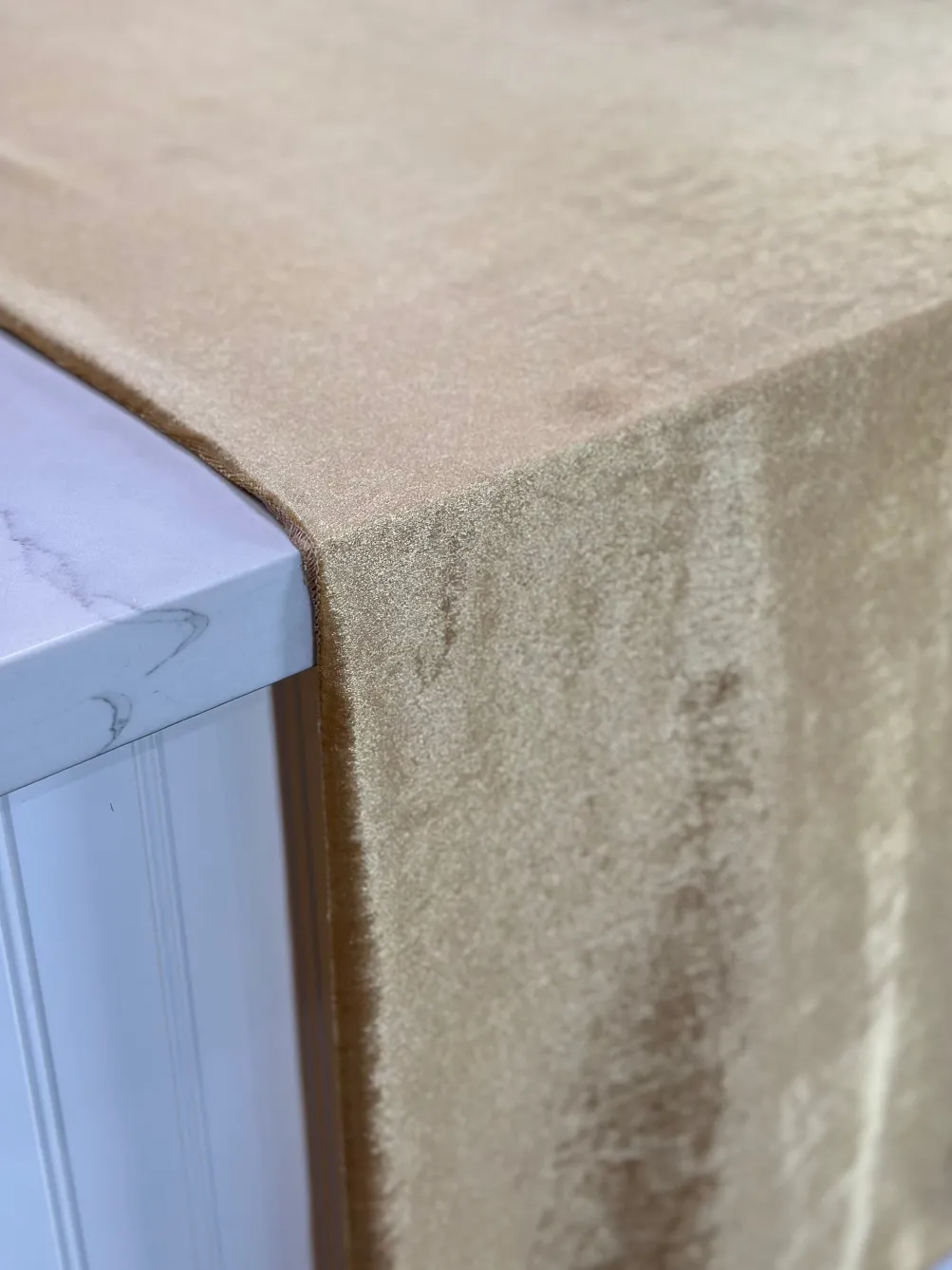 Lush Velvet Table Linen in Gold