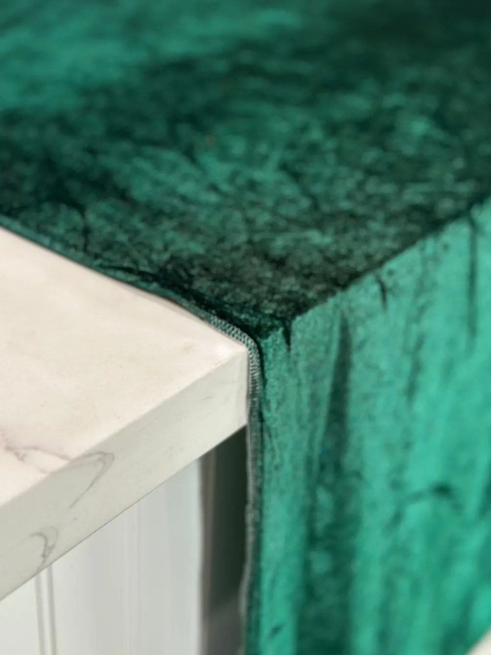 Lush Velvet Table Linen in Hunter Green