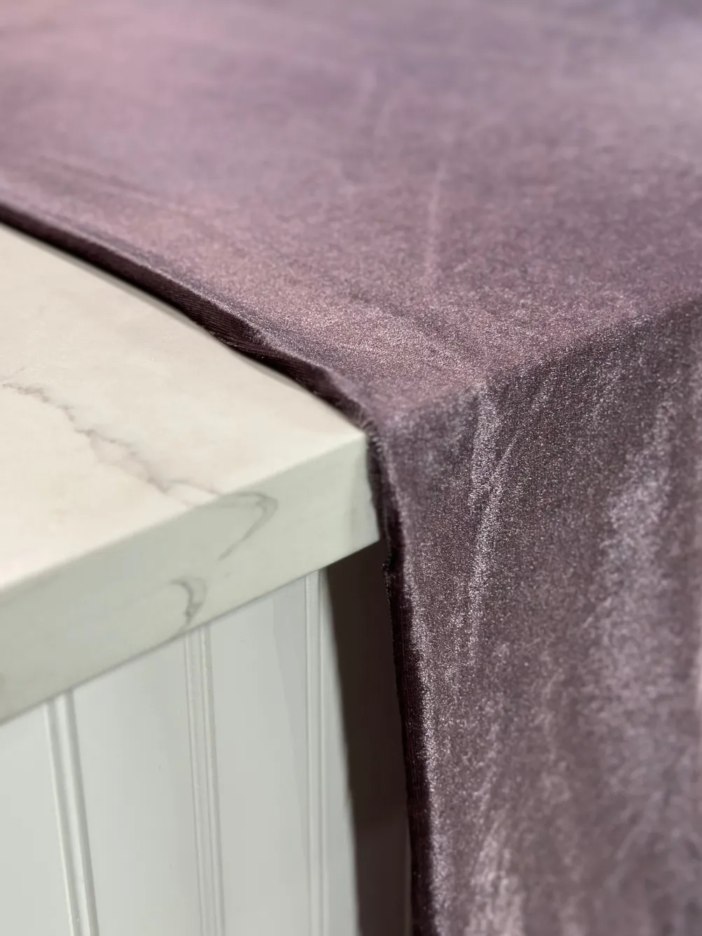 Lush Velvet Table Linen in Mauve