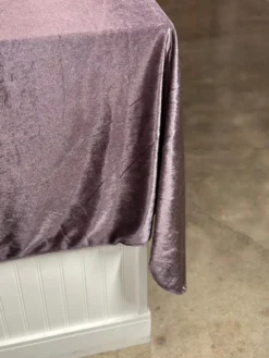 Lush Velvet Table Linen in Mauve