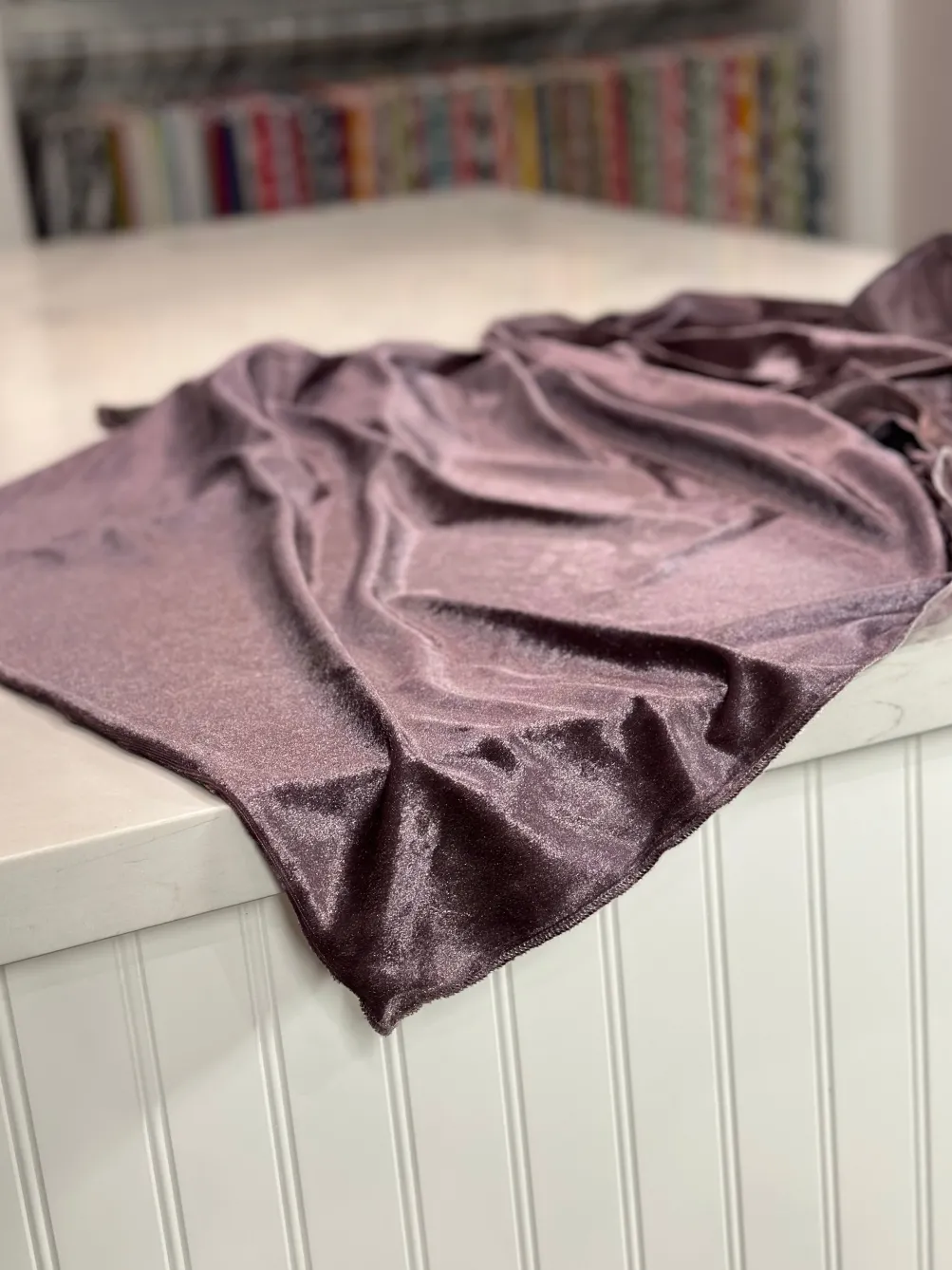 Lush Velvet Table Linen in Mauve