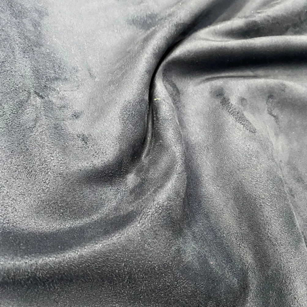Lush Velvet Table Linen in Silver