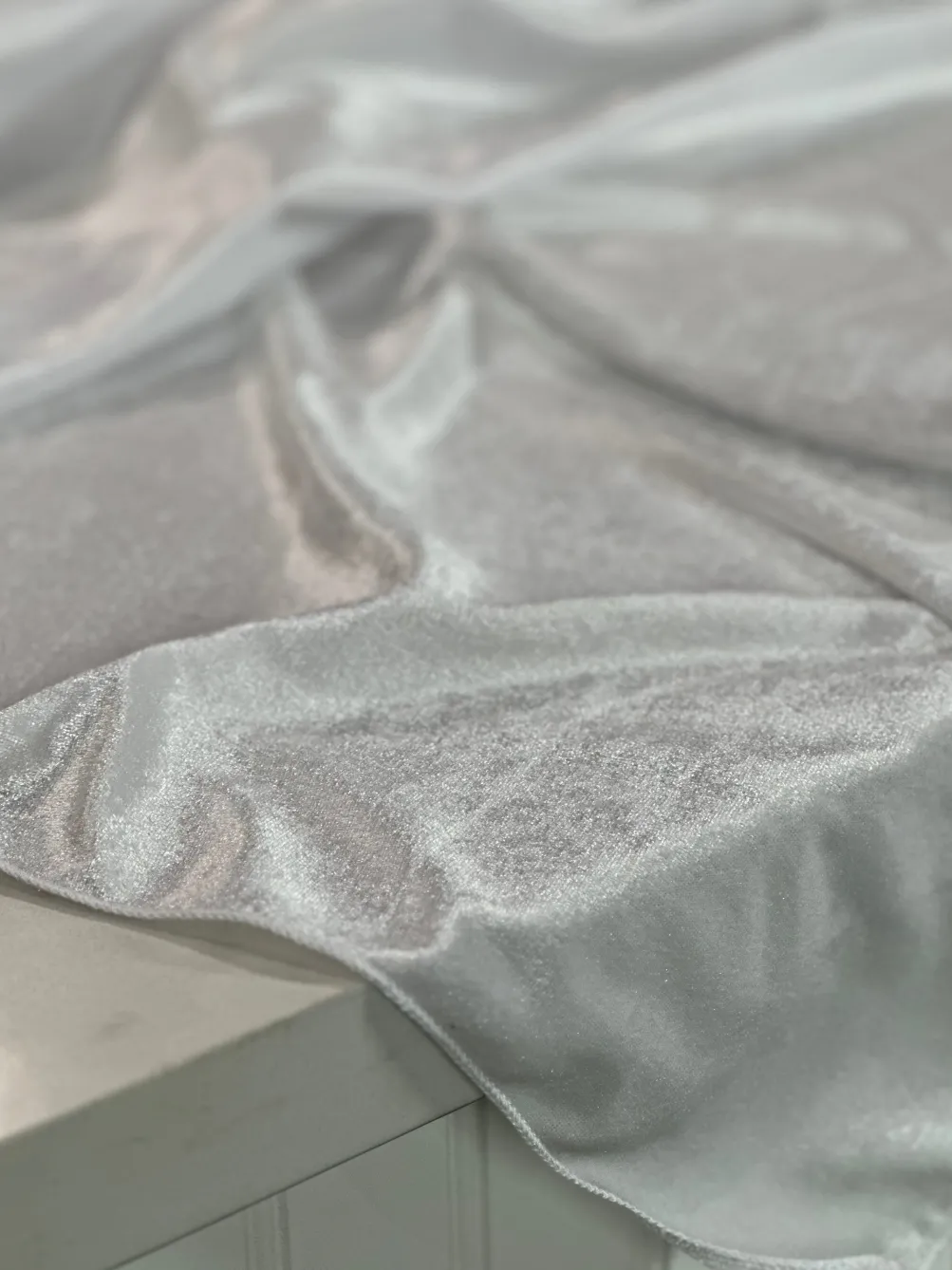 Lush Velvet Table Linen in White