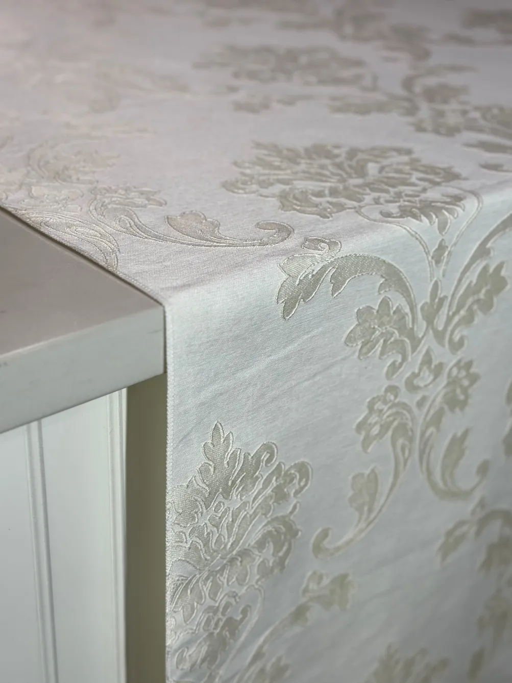 Madison Jacquard (Reversible) Table Linen in Champagne