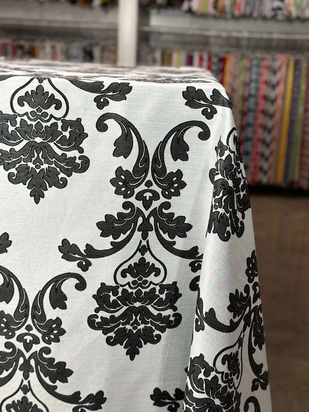 Madison Jacquard (Reversible) Table Linen in Black