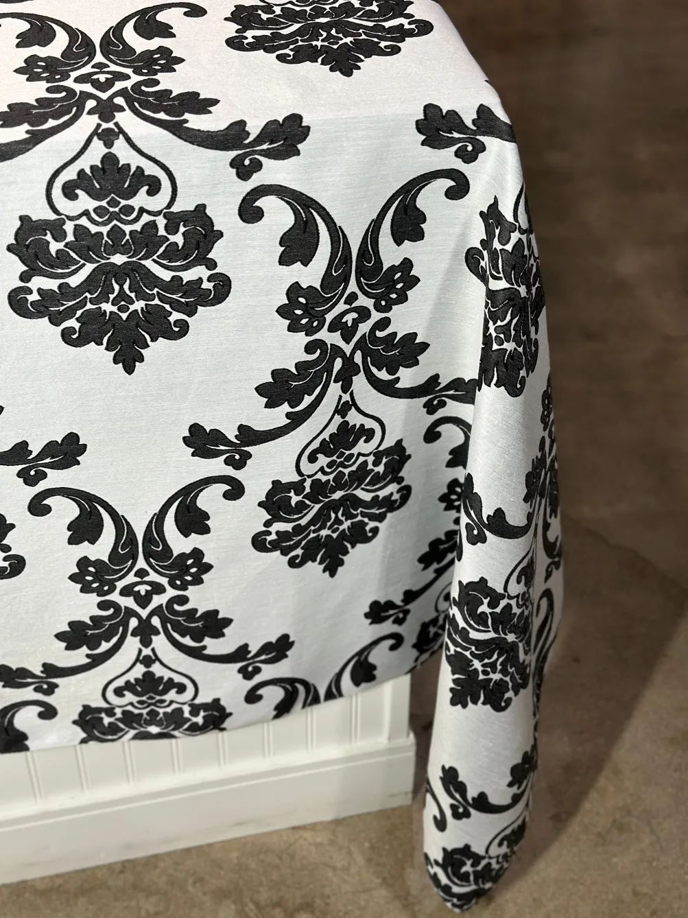 Madison Jacquard (Reversible) Table Linen in Black