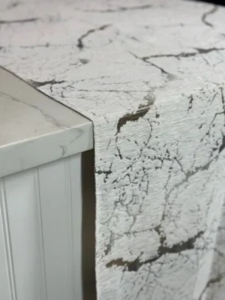 Marble Jacquard Table Linen in Silver