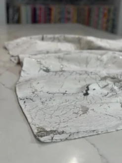 Marble Jacquard Table Linen in Silver