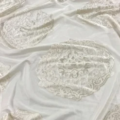 Medallion Jacquard Sheer Table Linen in Ivory