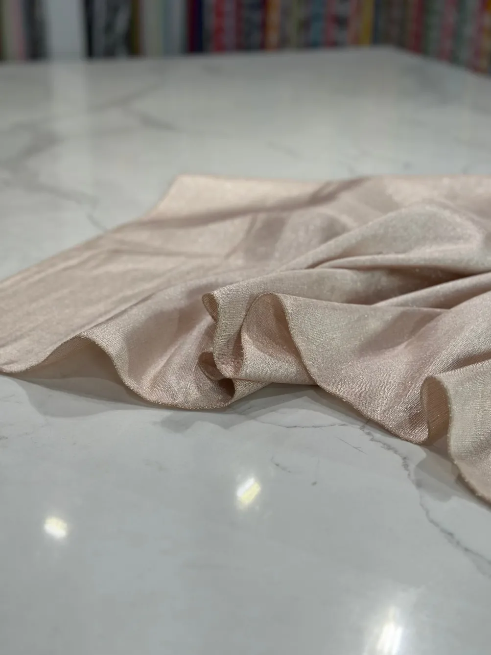 Metallic Burlap Table Linen in Champagne/Silver