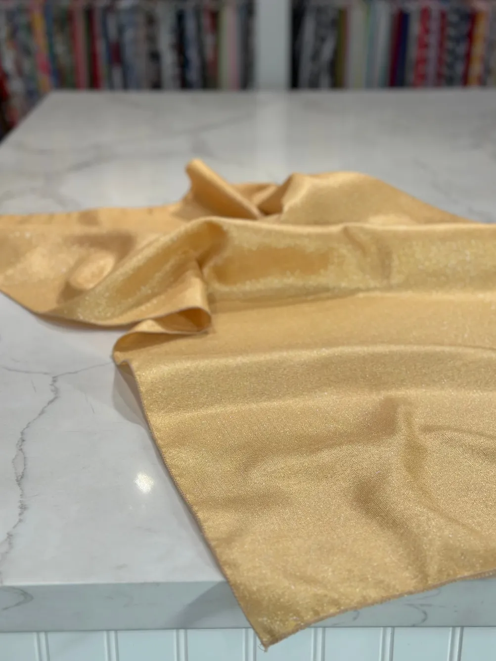 Metallic Burlap Table Linen in Gold/Silver