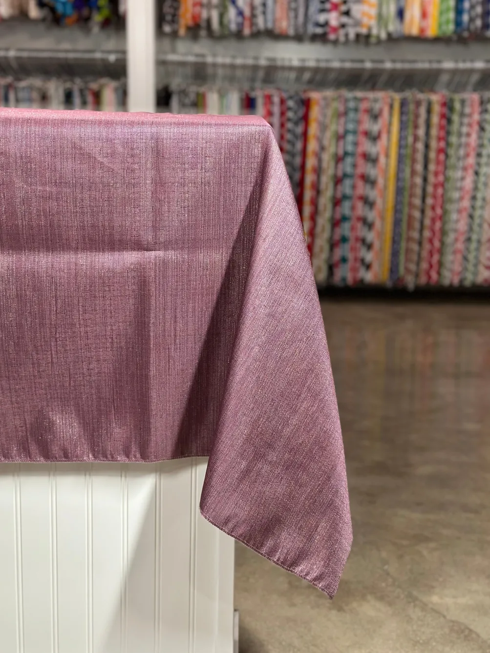Metallic Burlap Table Linen in Orchid/Silver