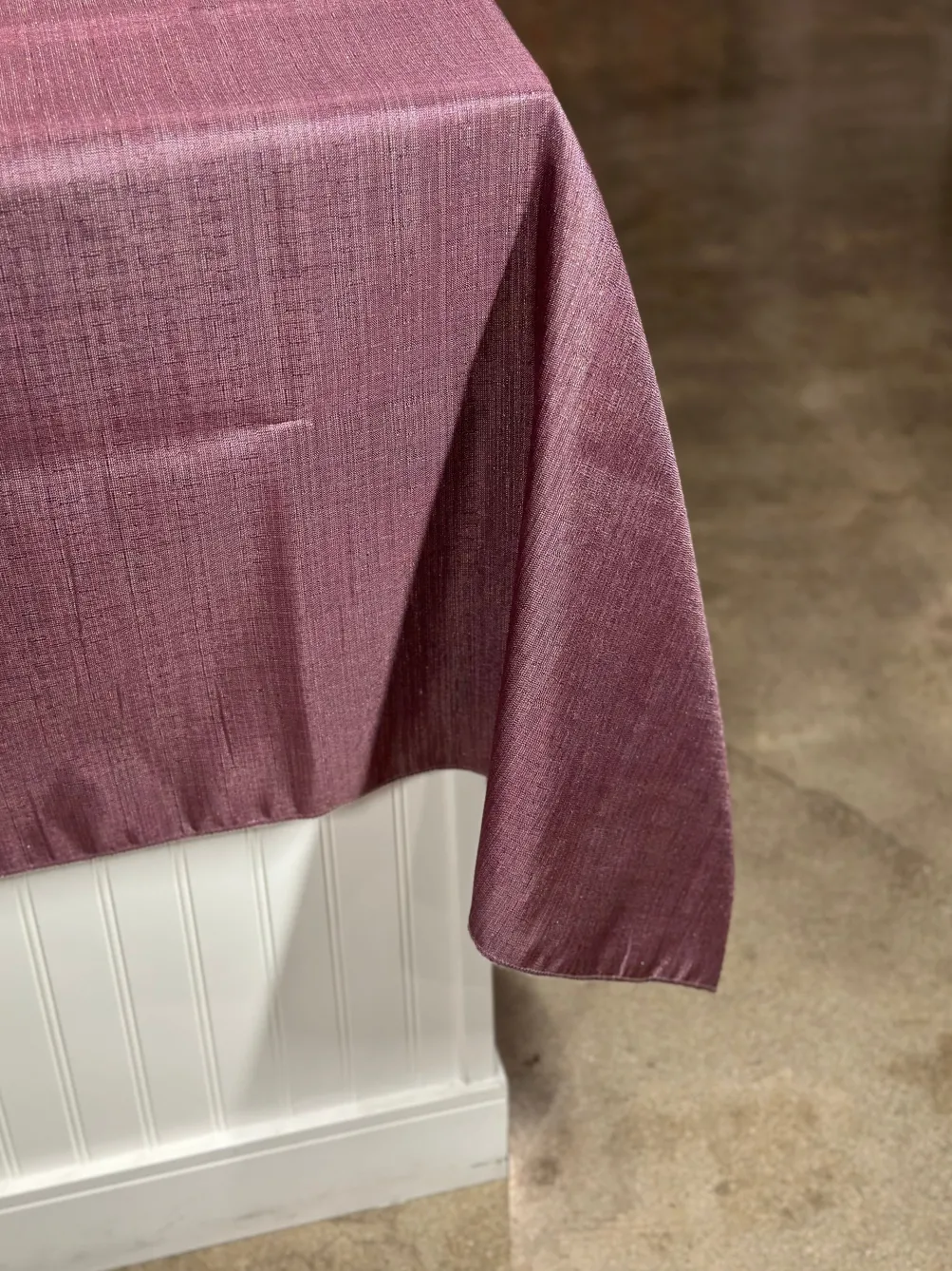 Metallic Burlap Table Linen in Orchid/Silver