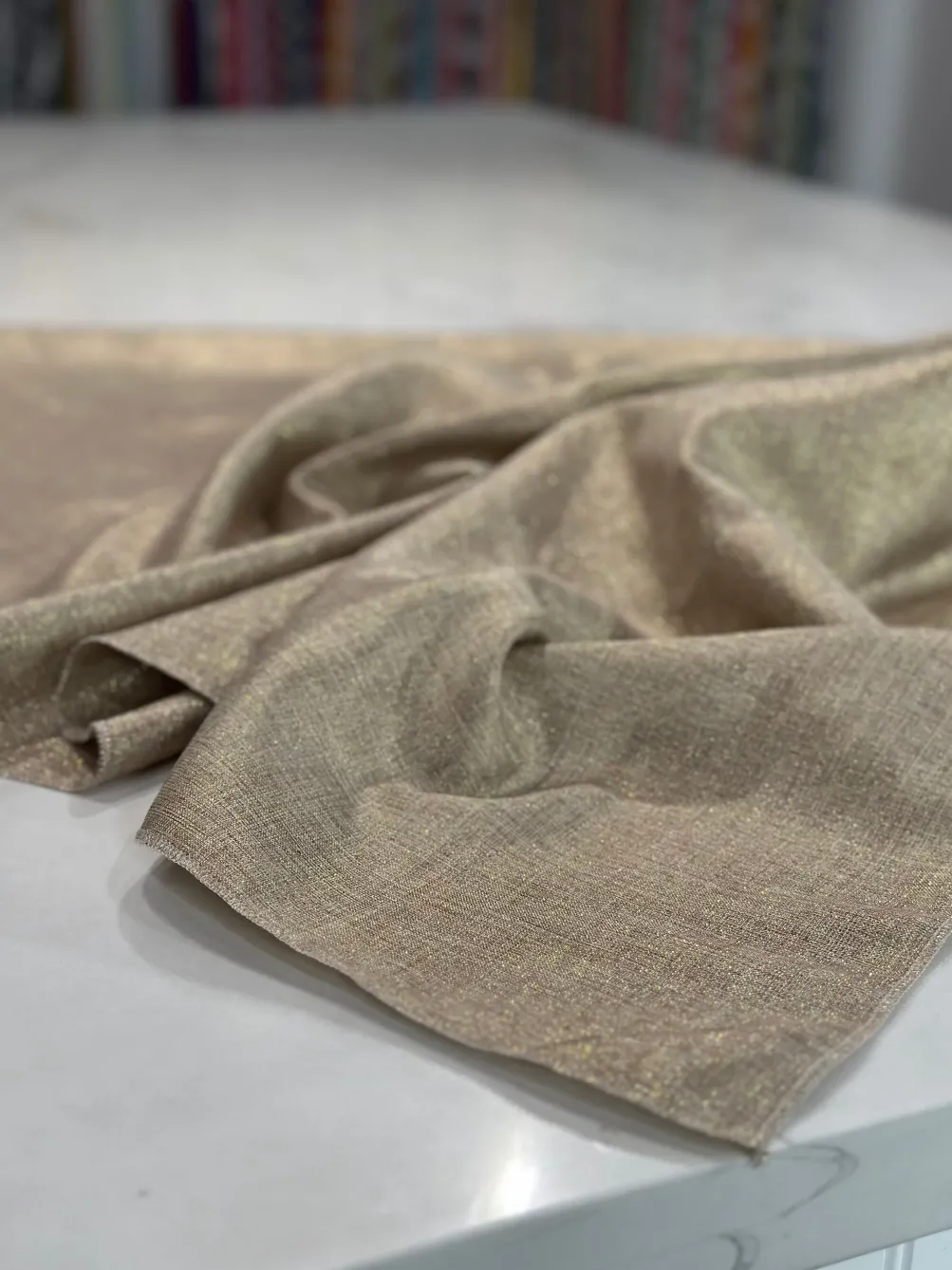 Metallic Burlap Table Linen in Champagne/Gold