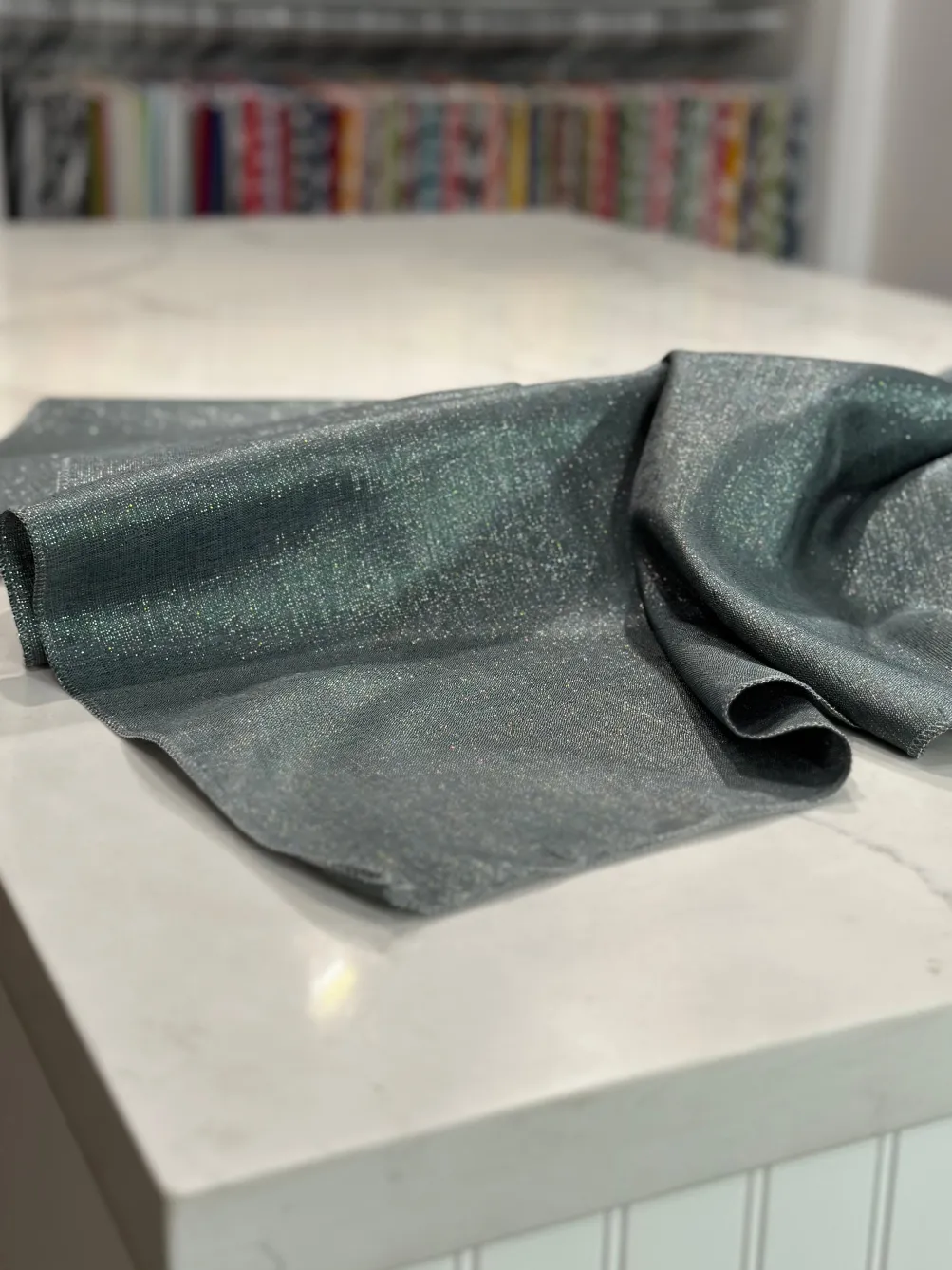 Metallic Burlap Table Linen in Gray/Silver