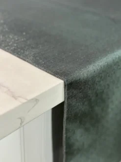 Metallic Burlap Table Linen in Gray/Silver