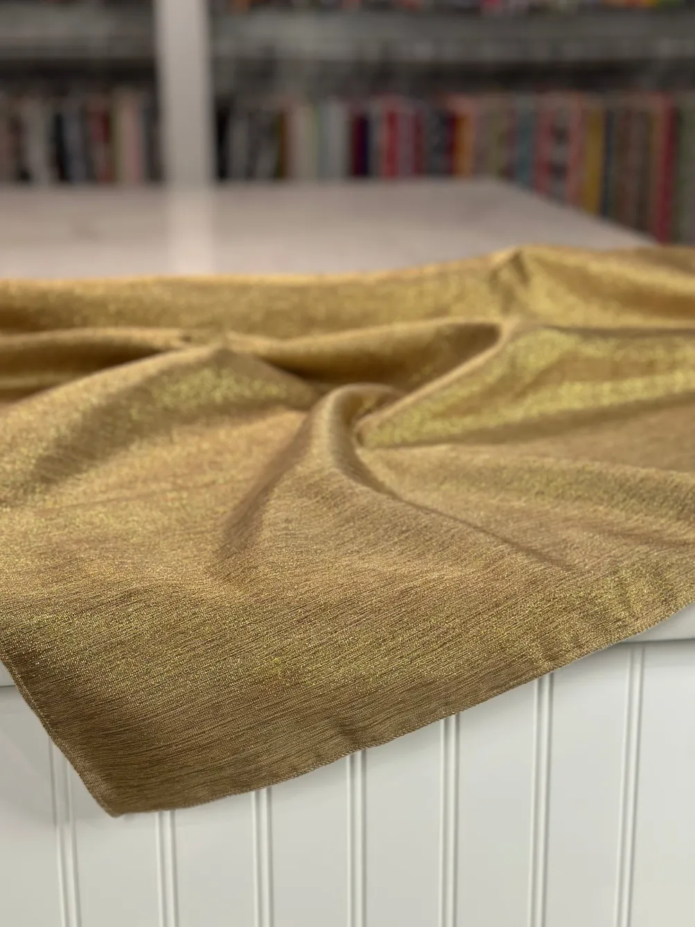 Metallic Burlap Table Linen in Antique Gold/Gold