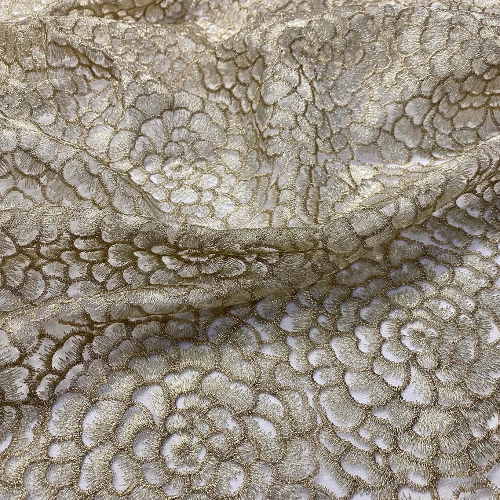 Metallic Rose Table Linen in Champagne