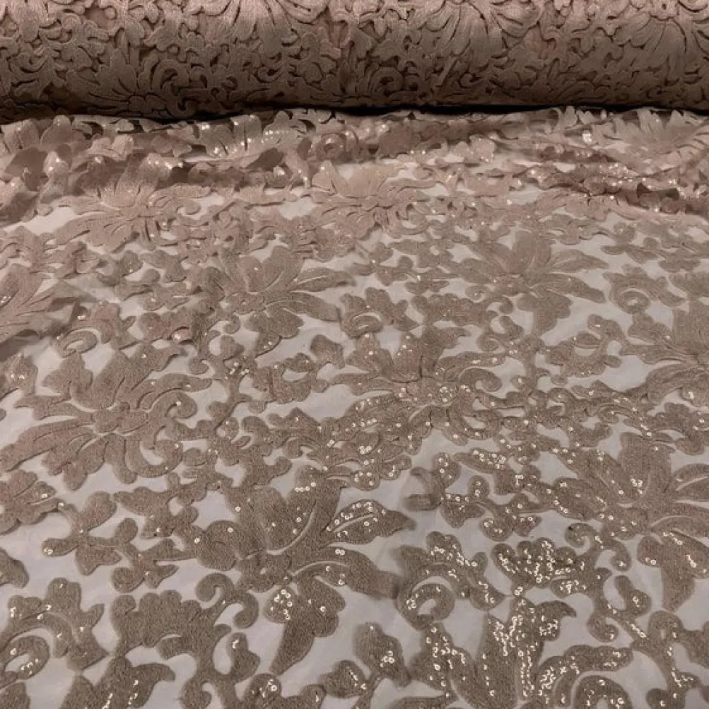 Milan Lace Table Linen in Champagne