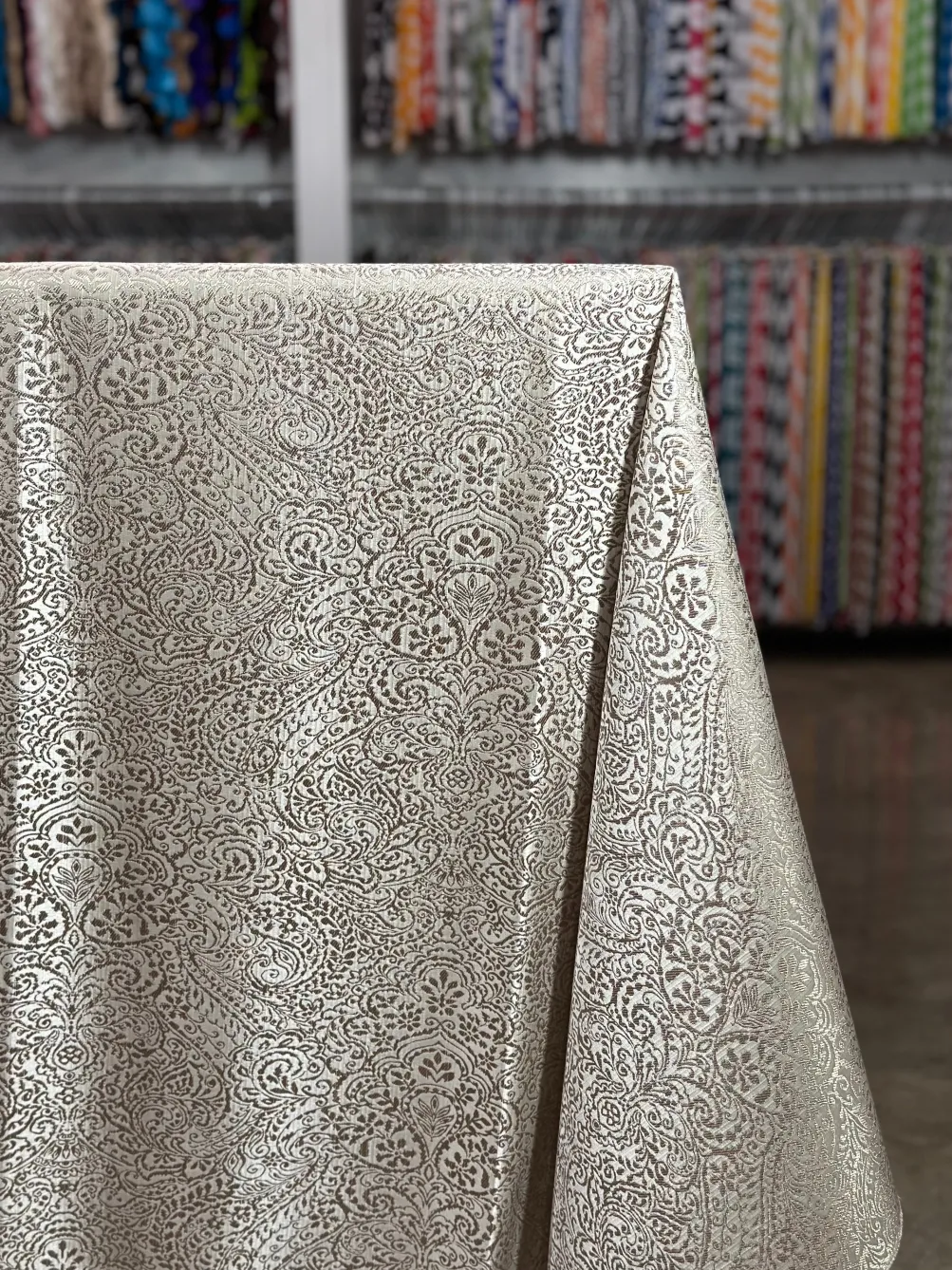 Miramar Jacquard Table Linen in Mauve