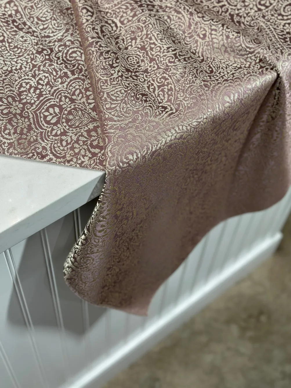 Miramar Jacquard Table Linen in Mauve