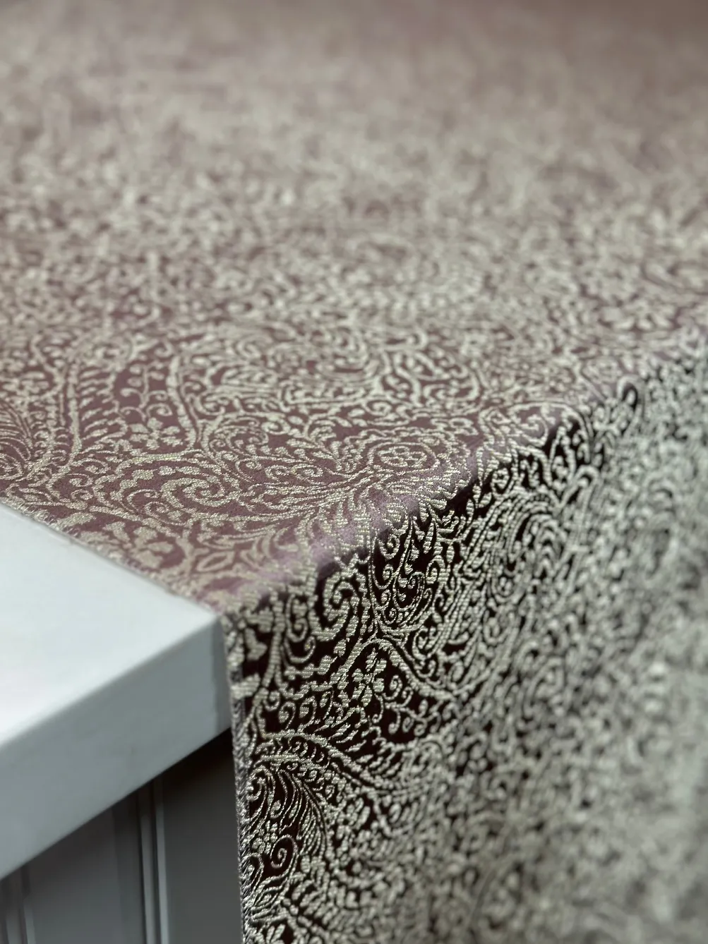 Miramar Jacquard Table Linen in Mauve