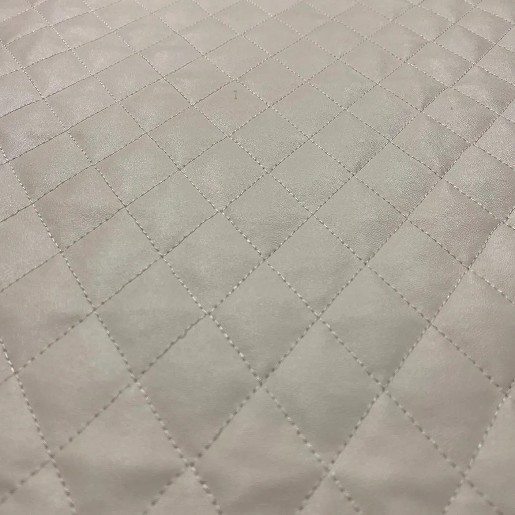 Murano Quilt Table Runner in Champagne