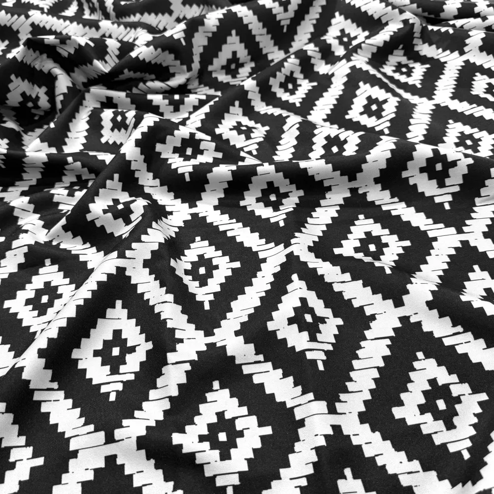Onyx (Poly Print) Table Linen in Black / White